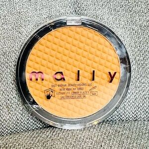 Mally Beauty Liquifuse Powder Foundation - Tan
